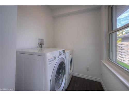 88 Broadmoor Avenue, Kitchener, ON - Indoor Photo Showing Laundry Room