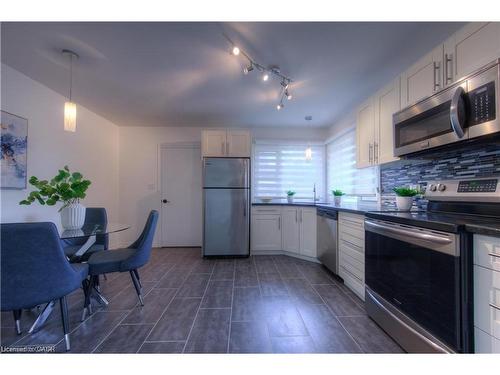 88 Broadmoor Avenue, Kitchener, ON - Indoor Photo Showing Kitchen