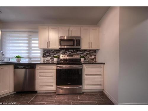 88 Broadmoor Avenue, Kitchener, ON - Indoor Photo Showing Kitchen With Upgraded Kitchen