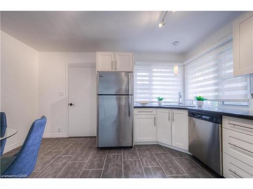 88 Broadmoor Avenue, Kitchener, ON - Indoor Photo Showing Kitchen