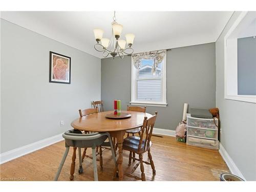 58 Seven Oaks Drive, Hamilton, ON - Indoor Photo Showing Dining Room