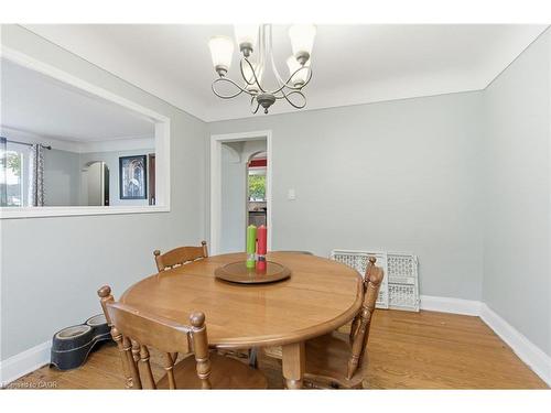 58 Seven Oaks Drive, Hamilton, ON - Indoor Photo Showing Dining Room