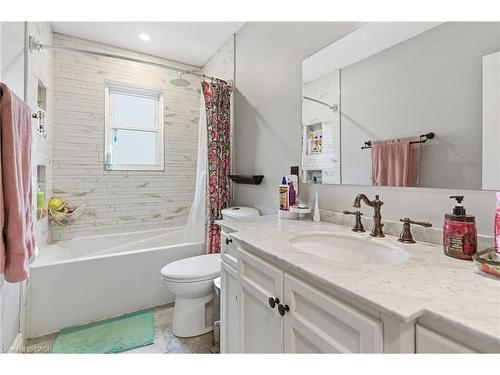 58 Seven Oaks Drive, Hamilton, ON - Indoor Photo Showing Bathroom