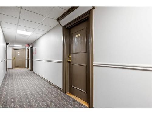 506-35 Green Valley Drive, Kitchener, ON - Indoor Photo Showing Laundry Room