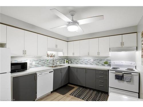 506-35 Green Valley Drive, Kitchener, ON - Indoor Photo Showing Kitchen