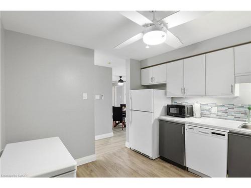 506-35 Green Valley Drive, Kitchener, ON - Indoor Photo Showing Laundry Room