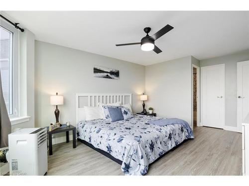 506-35 Green Valley Drive, Kitchener, ON - Indoor Photo Showing Bedroom