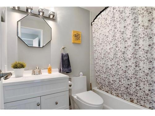 506-35 Green Valley Drive, Kitchener, ON - Indoor Photo Showing Bathroom