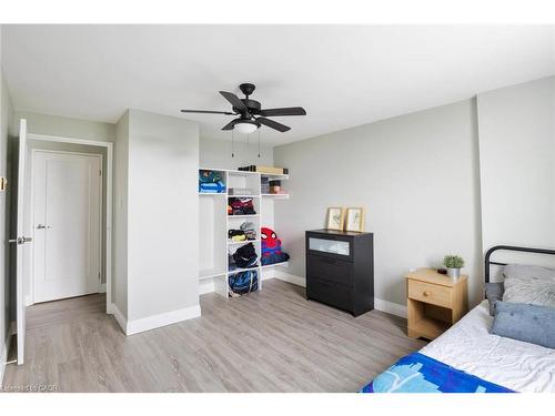 506-35 Green Valley Drive, Kitchener, ON - Indoor Photo Showing Bedroom