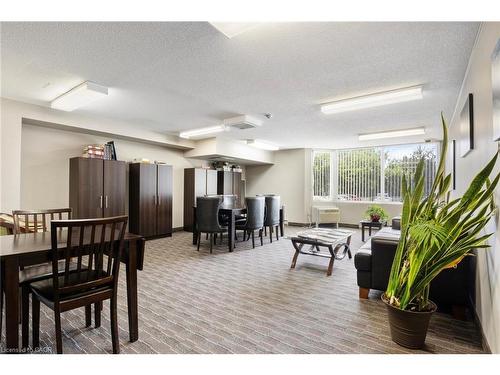 506-35 Green Valley Drive, Kitchener, ON - Indoor