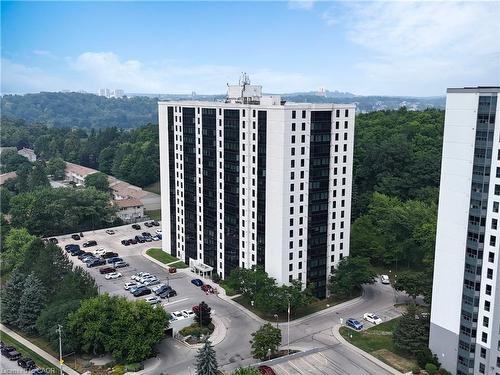 506-35 Green Valley Drive, Kitchener, ON - Outdoor With View