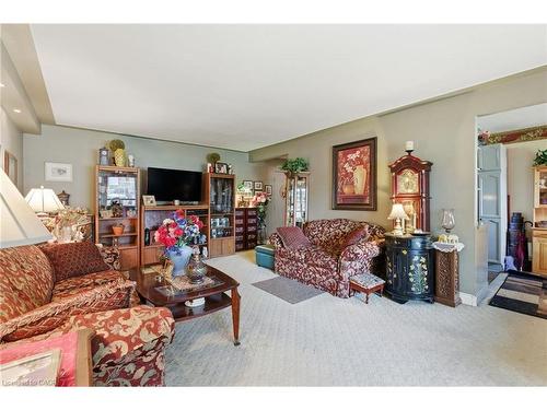 103-510 Queenston Road, Hamilton, ON - Indoor Photo Showing Living Room