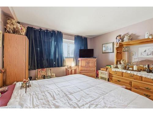 103-510 Queenston Road, Hamilton, ON - Indoor Photo Showing Bedroom