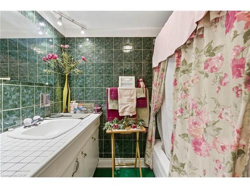 103-510 Queenston Road, Hamilton, ON - Indoor Photo Showing Bathroom