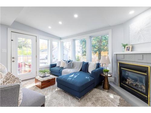 40 Kerman Avenue, Grimsby, ON - Indoor Photo Showing Living Room With Fireplace