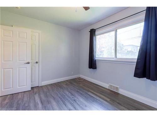 40 Kerman Avenue, Grimsby, ON - Indoor Photo Showing Other Room