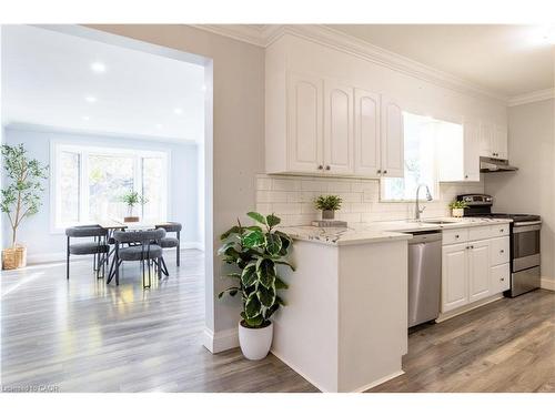 40 Kerman Avenue, Grimsby, ON - Indoor Photo Showing Kitchen