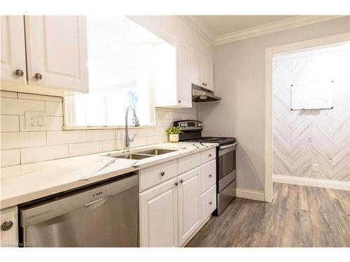 40 Kerman Avenue, Grimsby, ON - Indoor Photo Showing Kitchen With Double Sink