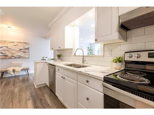 40 Kerman Avenue, Grimsby, ON - Indoor Photo Showing Kitchen With Double Sink