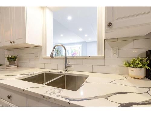 40 Kerman Avenue, Grimsby, ON - Indoor Photo Showing Kitchen With Double Sink