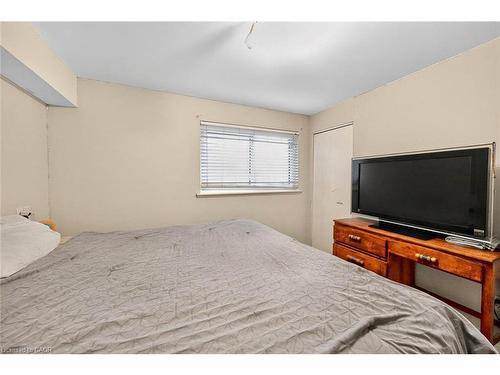 14 Caledon Crescent, Brampton, ON - Indoor Photo Showing Bedroom