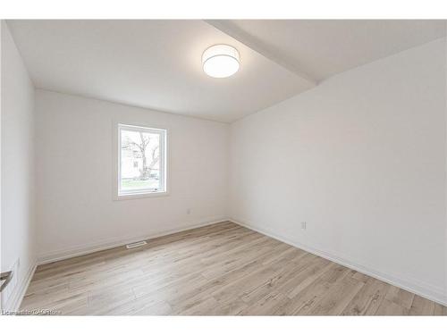 777 Beach Boulevard, Hamilton, ON - Indoor Photo Showing Other Room