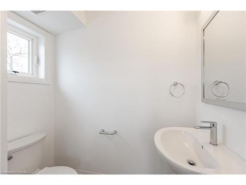777 Beach Boulevard, Hamilton, ON - Indoor Photo Showing Bathroom