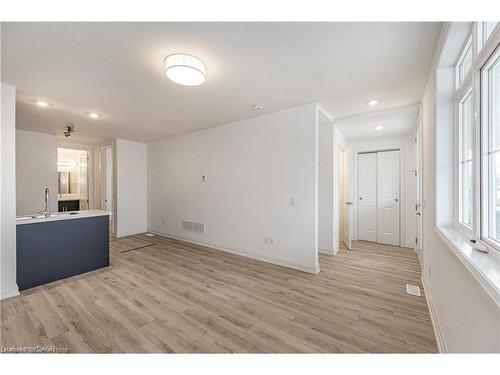 777 Beach Boulevard, Hamilton, ON - Indoor Photo Showing Other Room