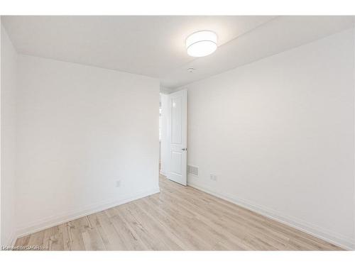 777 Beach Boulevard, Hamilton, ON - Indoor Photo Showing Other Room