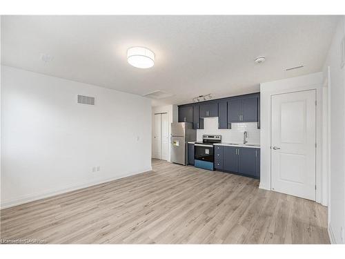 777 Beach Boulevard, Hamilton, ON - Indoor Photo Showing Other Room