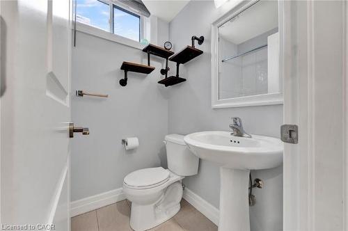 119 Waterloo Street, Kitchener, ON - Indoor Photo Showing Bathroom