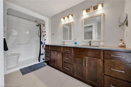 119 Waterloo Street, Kitchener, ON - Indoor Photo Showing Bathroom