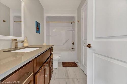 119 Waterloo Street, Kitchener, ON - Indoor Photo Showing Bathroom