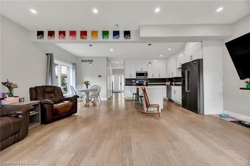 119 Waterloo Street, Kitchener, ON - Indoor Photo Showing Other Room