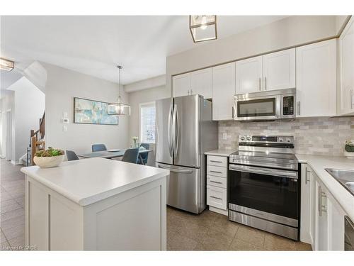 85-541 Winston Road, Grimsby, ON - Indoor Photo Showing Kitchen