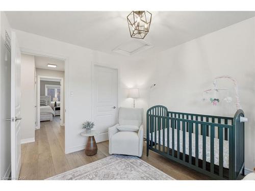 85-541 Winston Road, Grimsby, ON - Indoor Photo Showing Bedroom