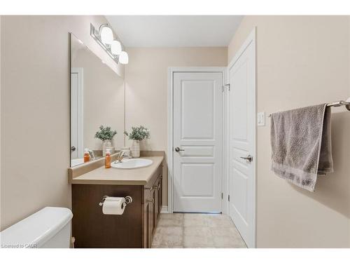 85-541 Winston Road, Grimsby, ON - Indoor Photo Showing Bathroom