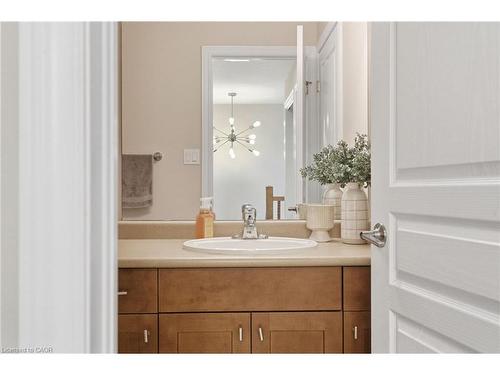 85-541 Winston Road, Grimsby, ON - Indoor Photo Showing Bathroom