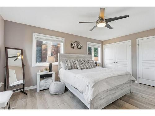 85-541 Winston Road, Grimsby, ON - Indoor Photo Showing Bedroom