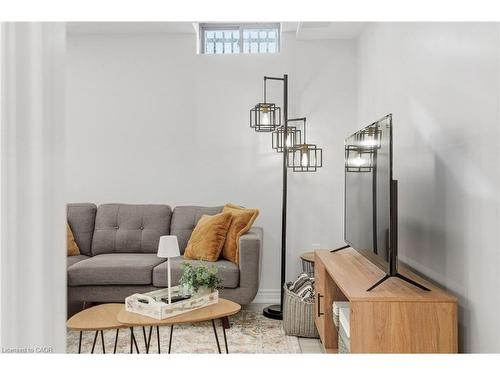 85-541 Winston Road, Grimsby, ON - Indoor