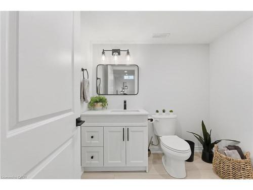 85-541 Winston Road, Grimsby, ON - Indoor Photo Showing Bathroom