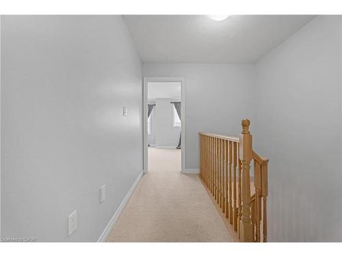 28 Charleswood Crescent, Hamilton, ON - Indoor Photo Showing Other Room