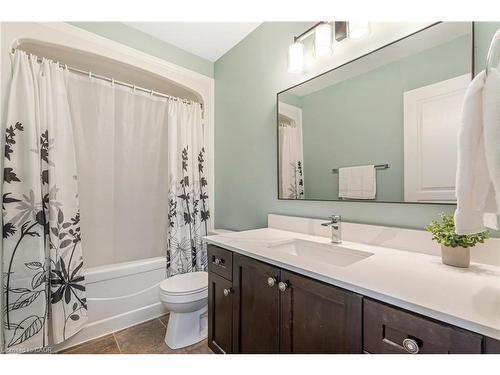 28 Charleswood Crescent, Hamilton, ON - Indoor Photo Showing Bathroom