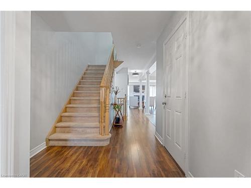 28 Charleswood Crescent, Hamilton, ON - Indoor Photo Showing Other Room