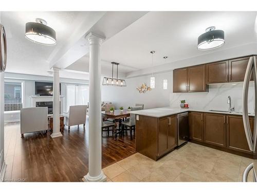 28 Charleswood Crescent, Hamilton, ON - Indoor Photo Showing Other Room