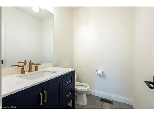 3922 Twenty Third Street, Lincoln, ON - Indoor Photo Showing Bathroom