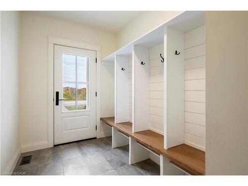 3922 Twenty Third Street, Lincoln, ON - Indoor Photo Showing Other Room