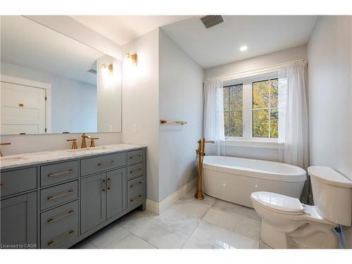 3922 Twenty Third Street, Lincoln, ON - Indoor Photo Showing Bathroom