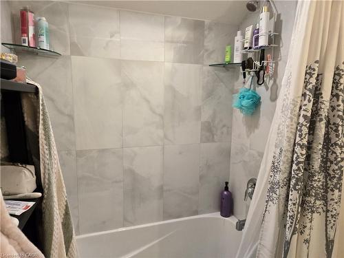 3922 Twenty Third Street, Lincoln, ON - Indoor Photo Showing Bathroom