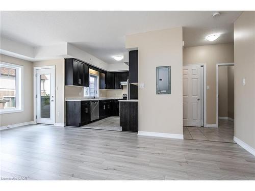 H3-70 Willowrun Drive, Kitchener, ON - Indoor Photo Showing Kitchen
